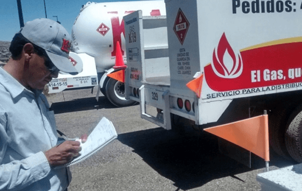 Verifican camiones y pipas repartidoras de gas doméstico