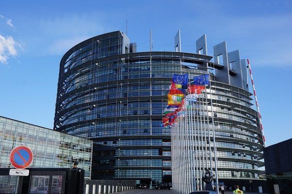 Bruselas limitará la exposición a sustancias cancerígenas en el trabajo